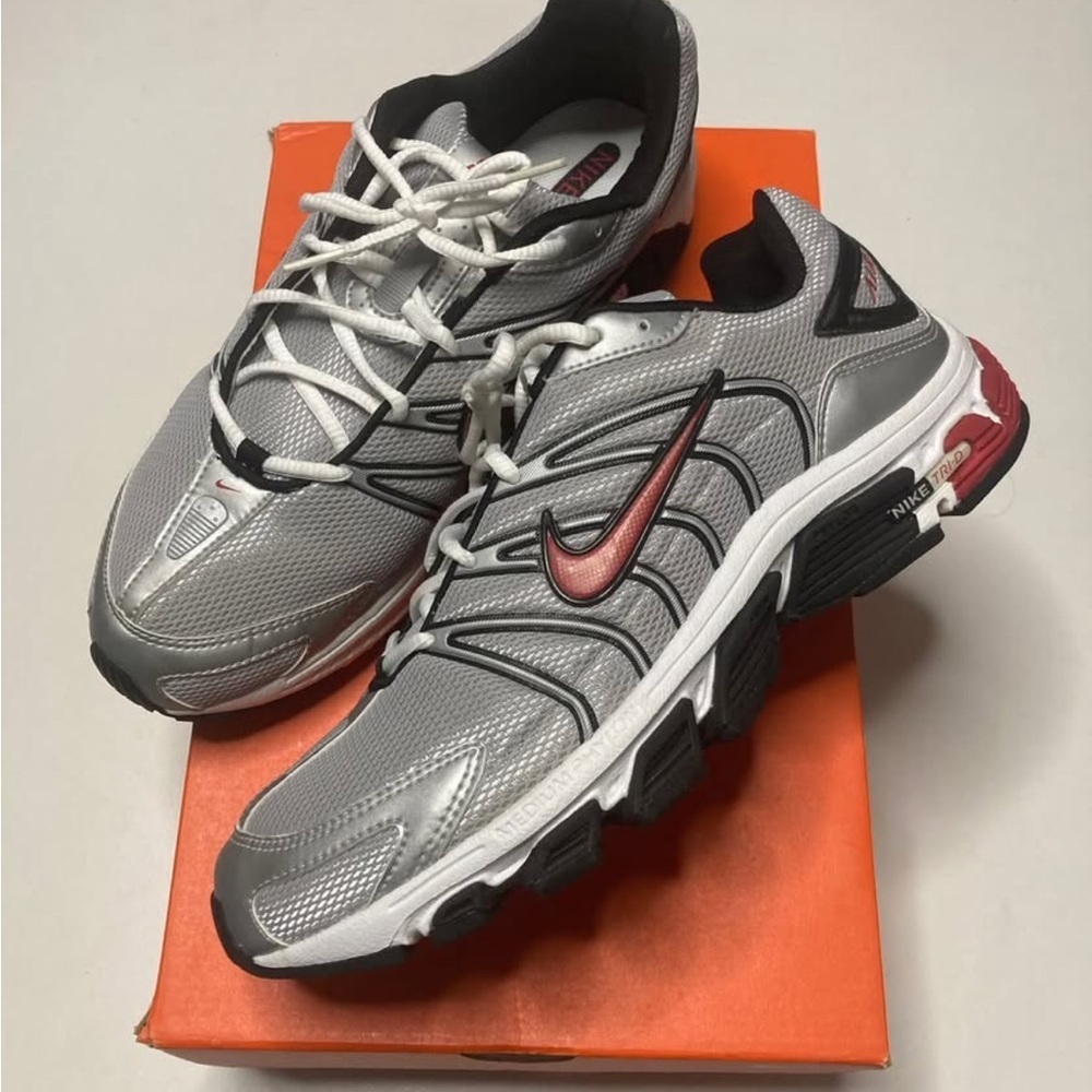 Nike Air Tri-D Run Men’s shoes size 12 silver and red with box like new